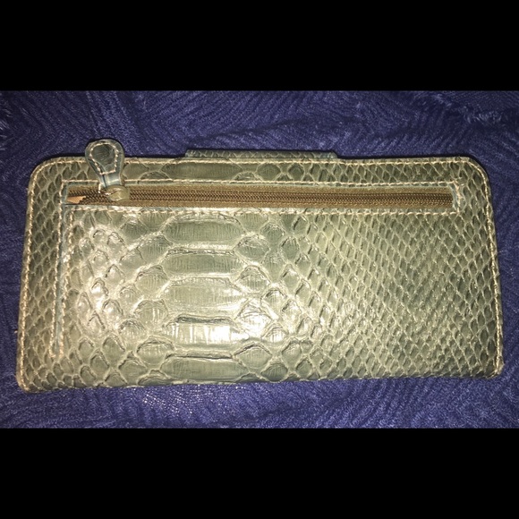 Liz Claiborne wallet - Picture 2 of 5
